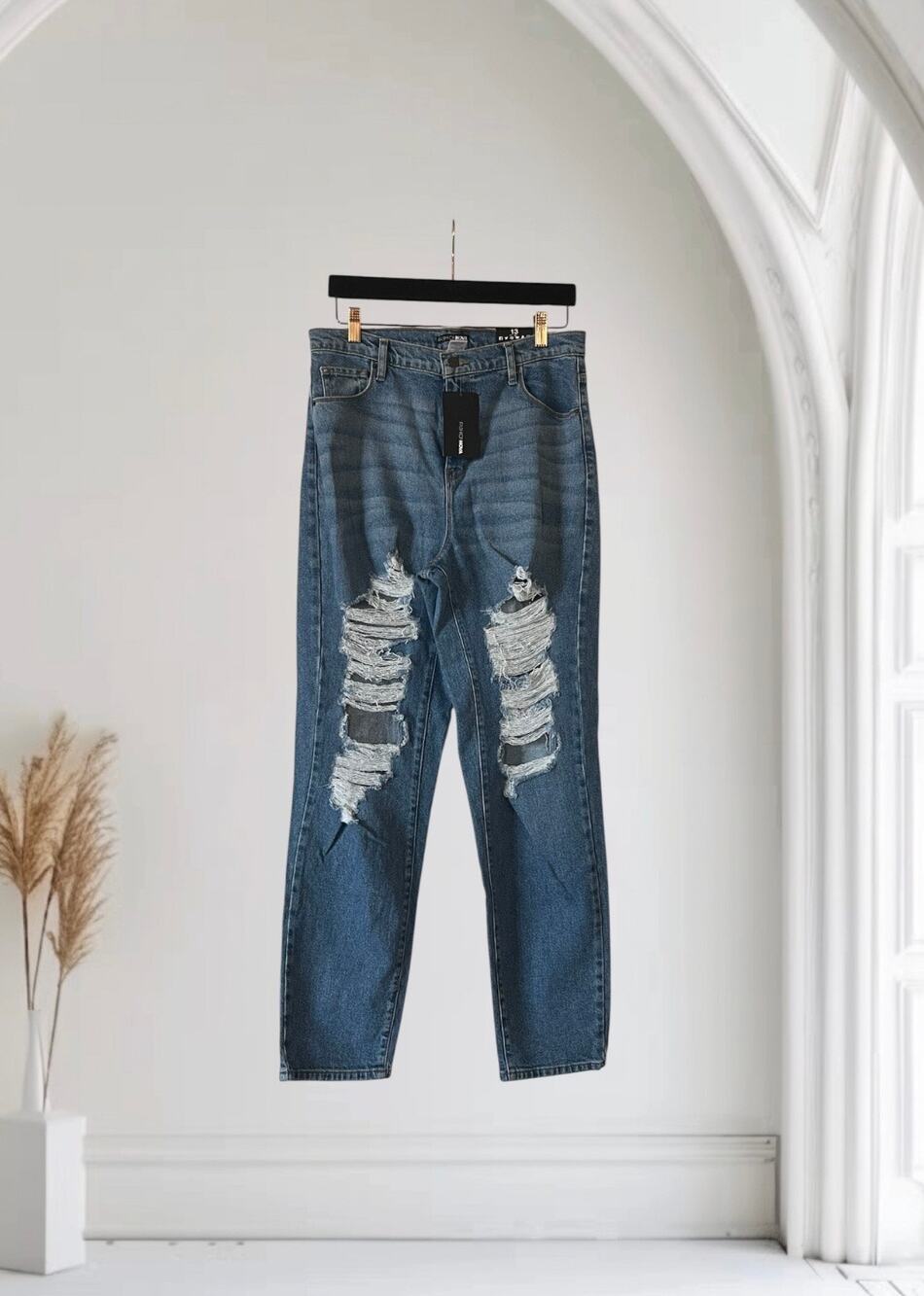 NWT Fashion Nova Jeans Size 13 Distressed